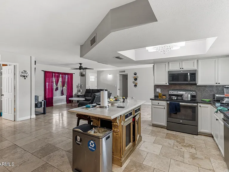 4716 W Christy Dr — Photo 13