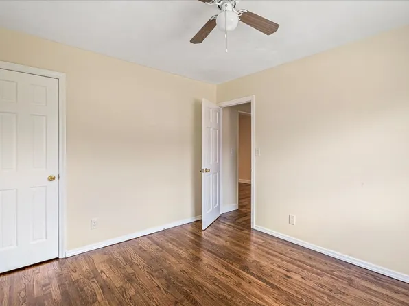 16-37 Utopia Parkway image 13 of 15