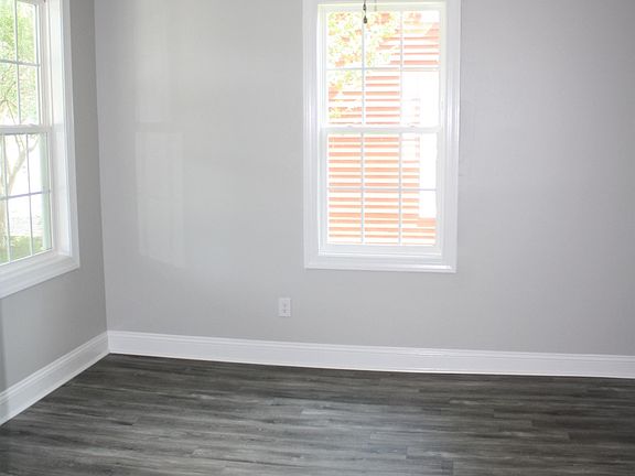 5th image of 106 S Church St