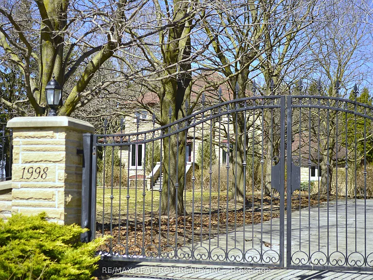 1998 Green Ln E — Photo 5