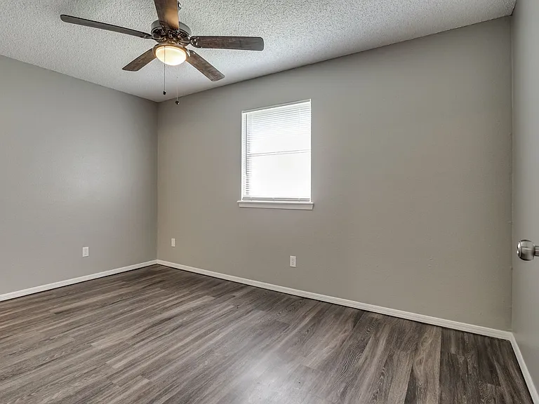 3916 SE 46th St — Photo 22