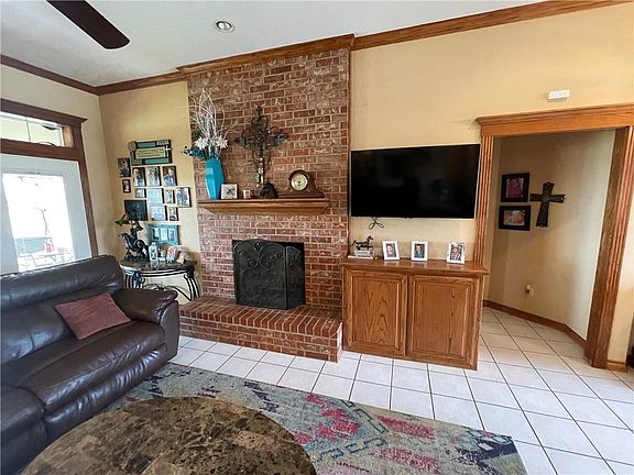 5th image of 108 Harrington Dr