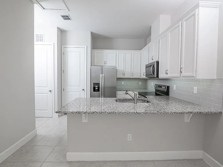 13825 Lippman Aly — Photo 10