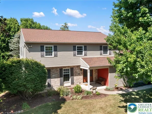 1253 Clearview Cir, Allentown, PA 18103