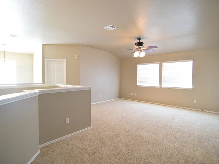 2203 Ryan Dr — Photo 11
