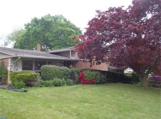 956 Old Ford Rd, Huntingdon Valley, PA 19006