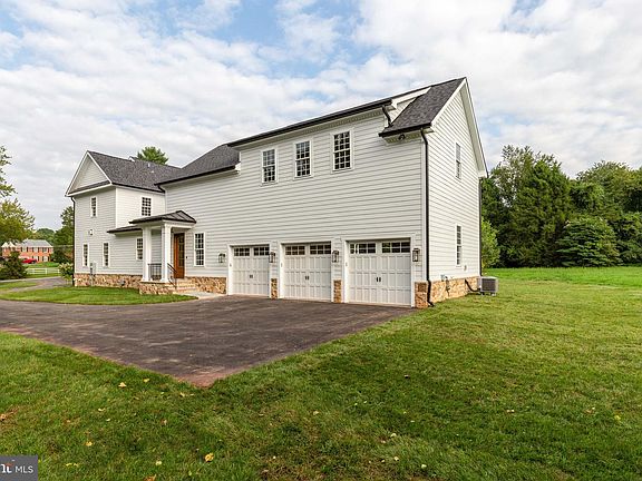 3rd image of 704 Kentland Dr