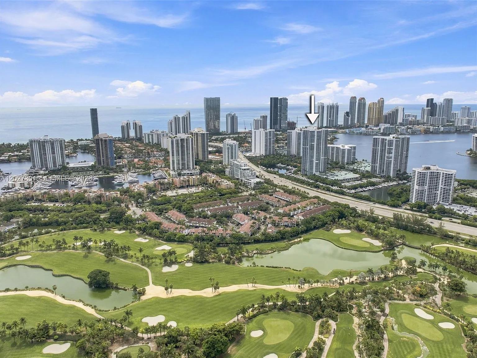 Mystic Pointe Tower 400 — Photo 2