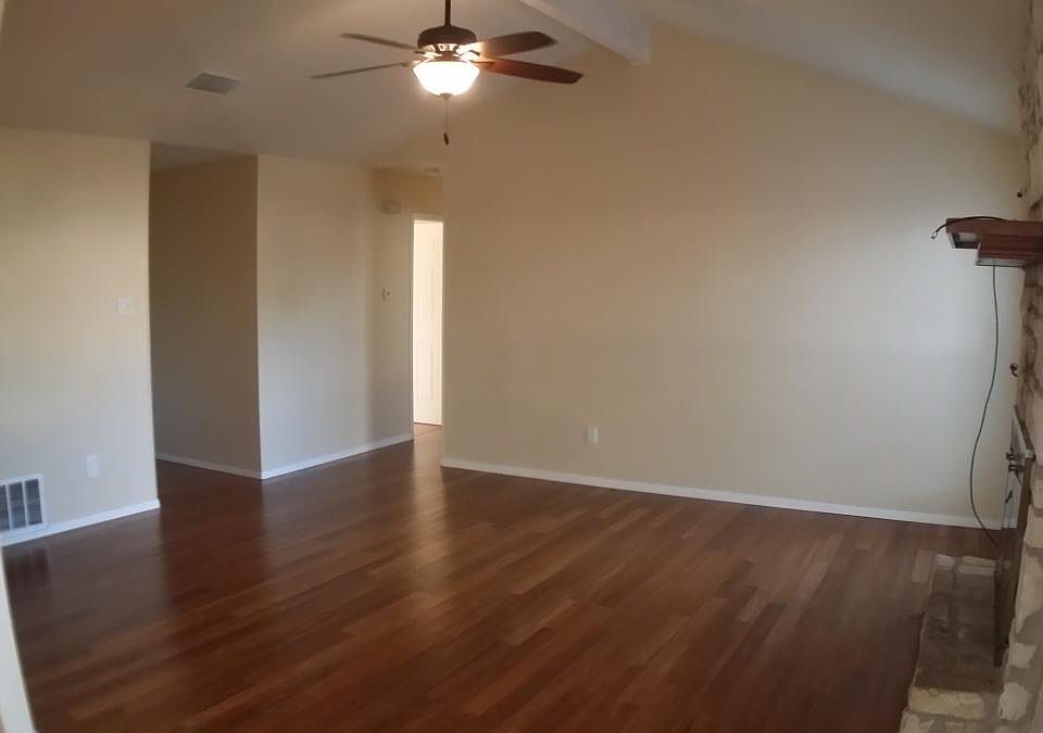 1st image of 604 Riverwood Dr