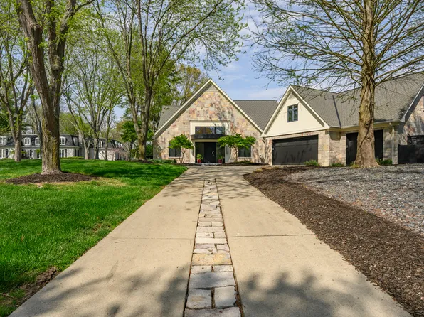 3625 Woodside Dr, Columbus, IN 47203
