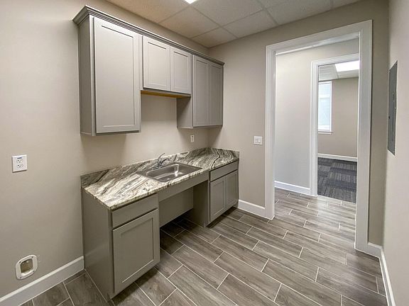 3rd image of 4220 Cartwright Rd Unit 103