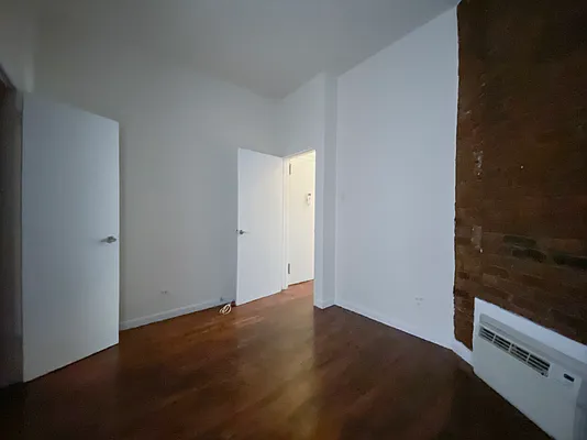 Rented by Kahen Properties | media 3