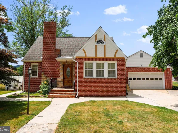 61 2nd Ave, Emmitsburg, MD 21727