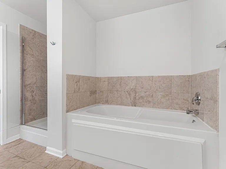 2307 W Wolfram St #312 — Photo 15