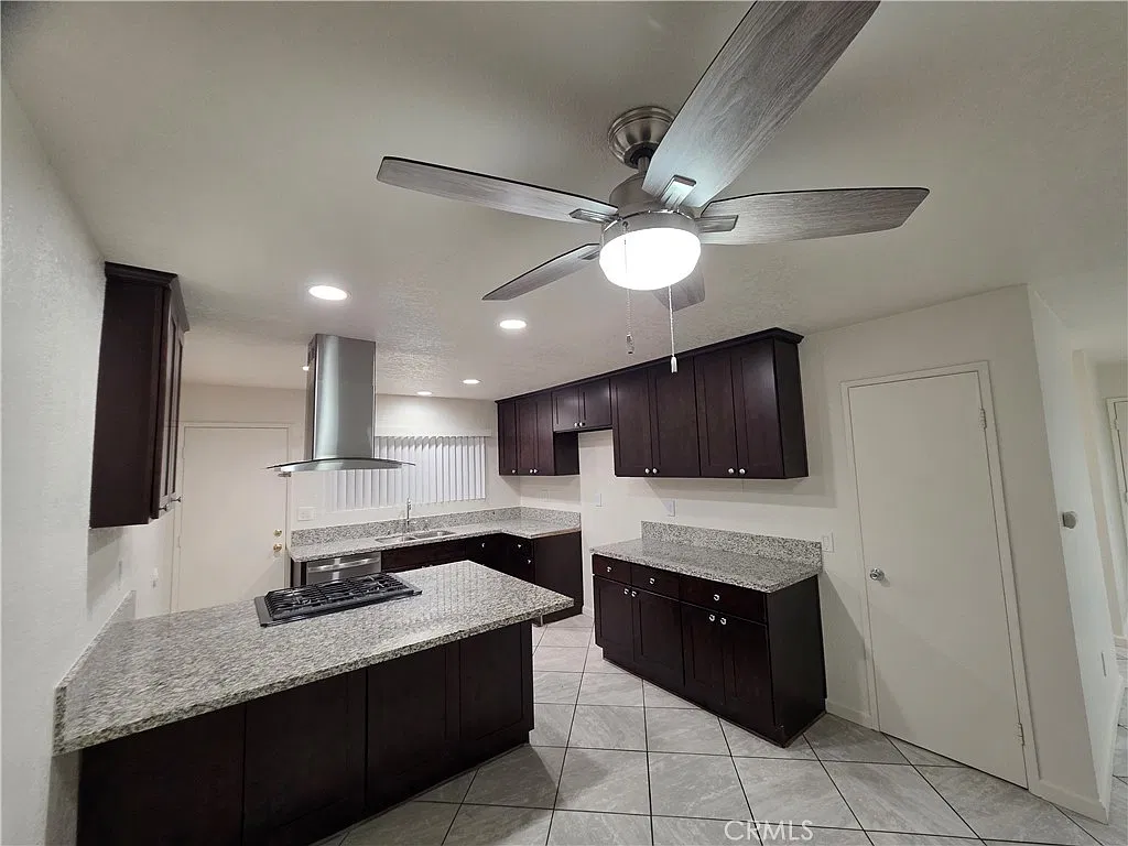 3 bed, 1050 sqft, $2,850 — Photo 3