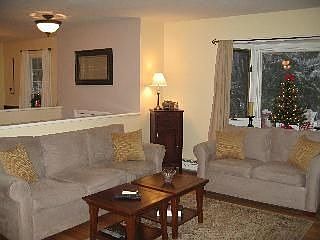 1st image of 49 Greentree Dr S