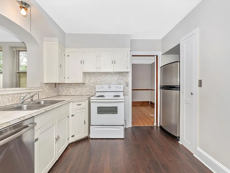 531 Lee Pl — Photo 17