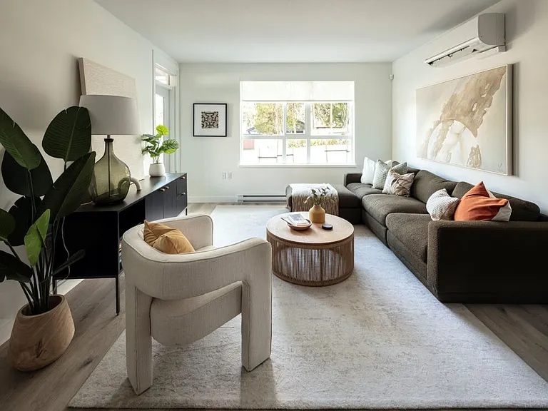 750 Robinson St — Photo 14