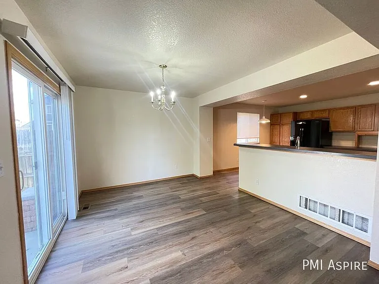 10501 Dresden St — Photo 4