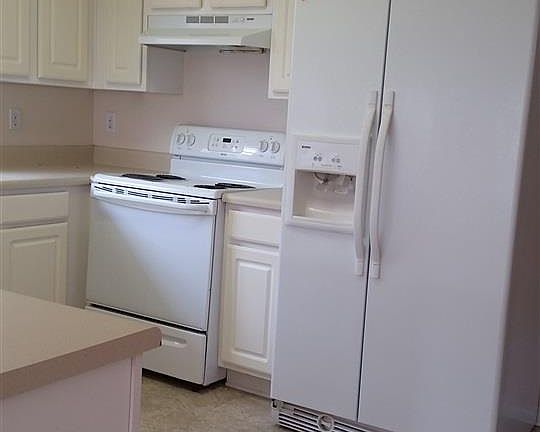 4th image of 2321 Bur Oak Dr