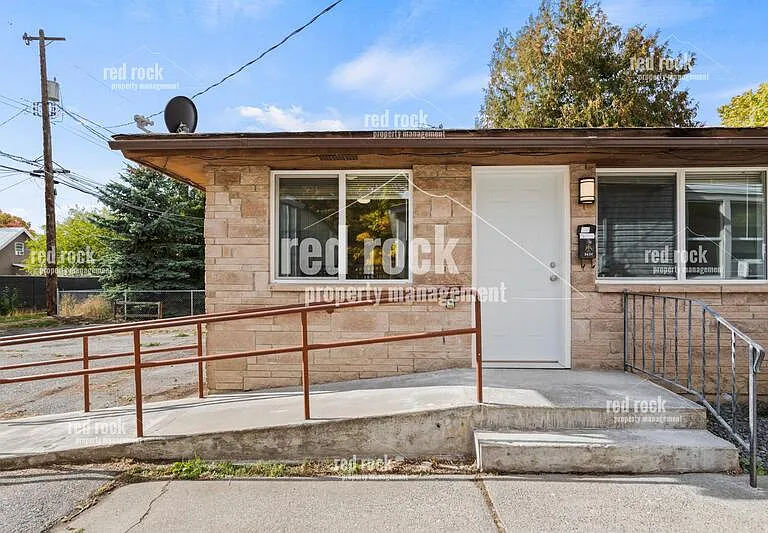 2424 E Diamond Ave #1 — Photo 1