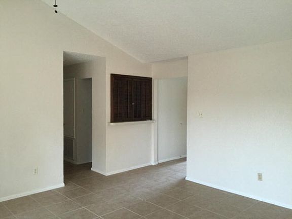 4th image of 741 Orleans Dr