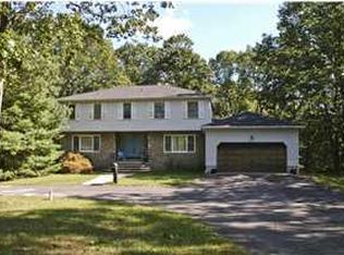 85 Clearstream Rd, Lakewood, NJ 08701