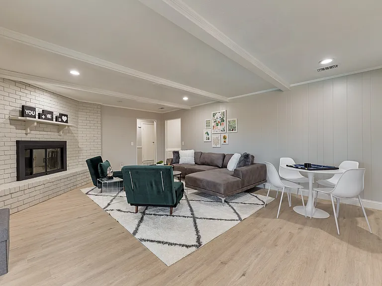 804 Ridgefield Dr — Photo 9
