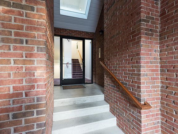 2nd image of 212 Cherry Lane Dr