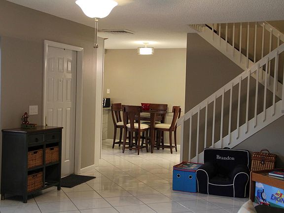 4th image of 125 Buttonwood Ln