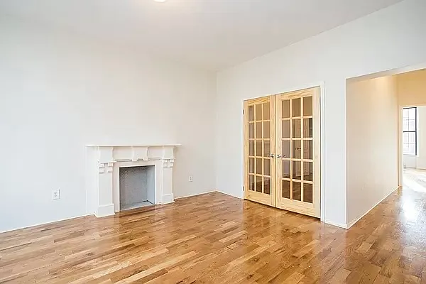 Rented by EXR | media 9