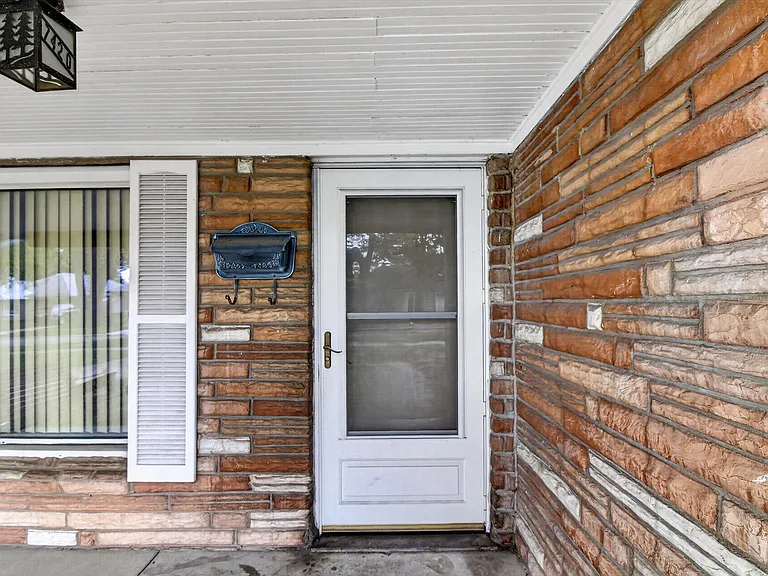 7420 Drexel St — Photo 4