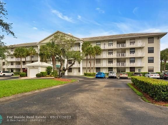 4th image of 1705 Whitehall Dr APT 302
