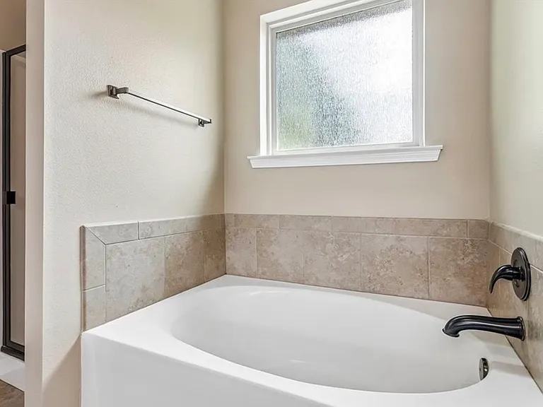 605 Whip St — Photo 15