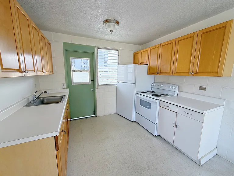 2106 Fern St #301 — Photo 2