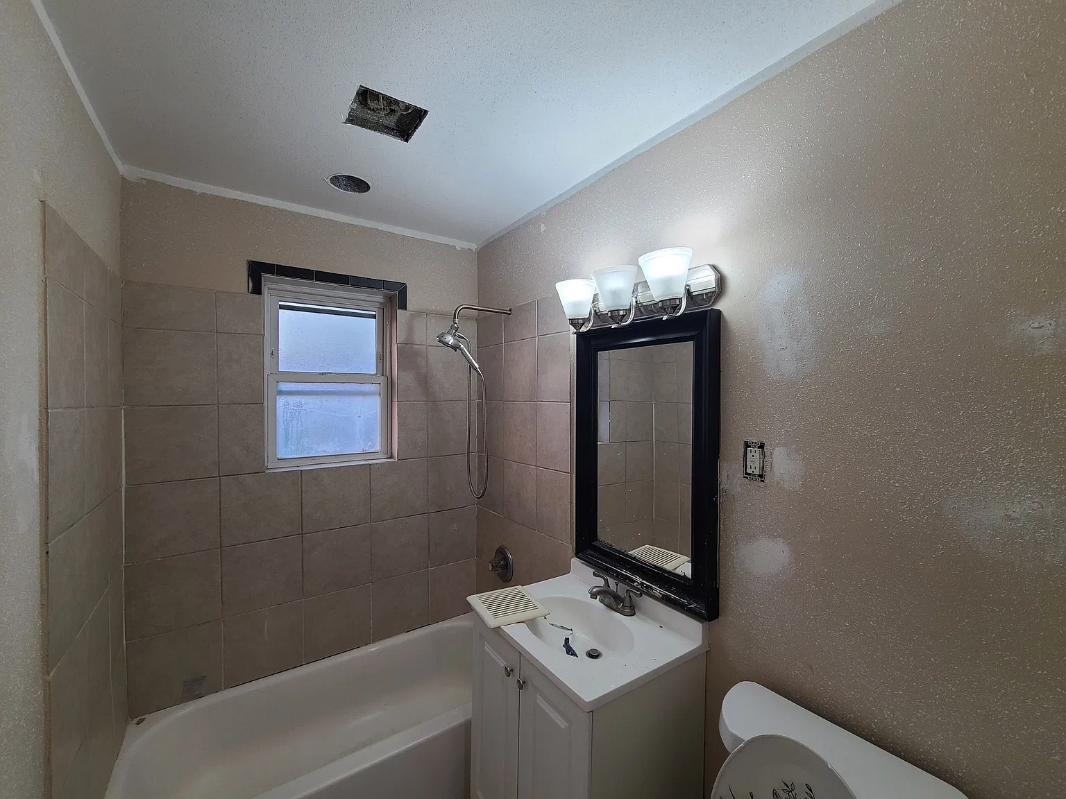 412 West Liberaux Street - C — Photo 4