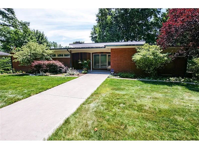 2349 James Dr photo 1