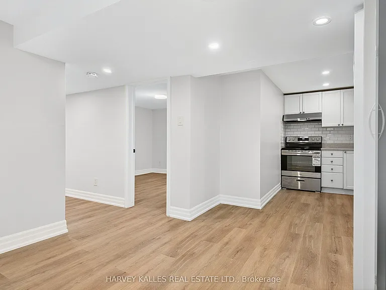 67 Robinglade Dr #BASEMENT — Photo 9