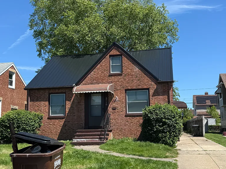 3710 Wood Ave — Photo 1