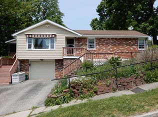 34 Colonial Rd, Worcester, MA 01602