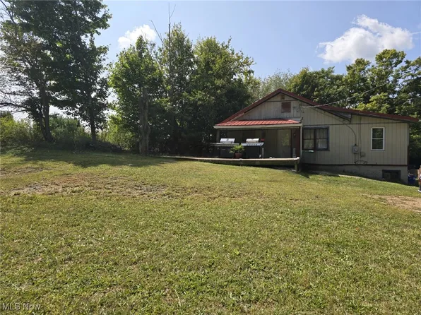 6679 State Route 7, New Waterford, OH 44445