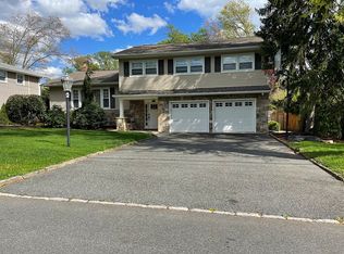 70 Roosevelt St, Roseland, NJ 07068