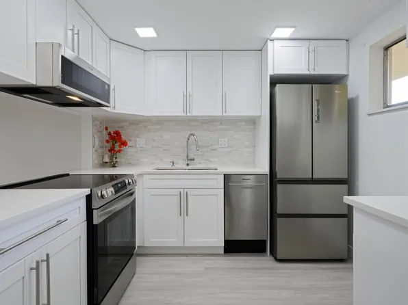 2811 S Garden Drive #110, Palm Springs, FL 33461