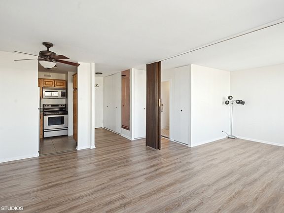 3rd image of 1360 N Sandburg Ter APT 1504C