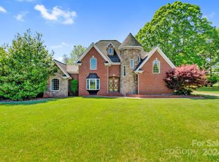5811 River Bend Rd, Claremont, NC 28610
