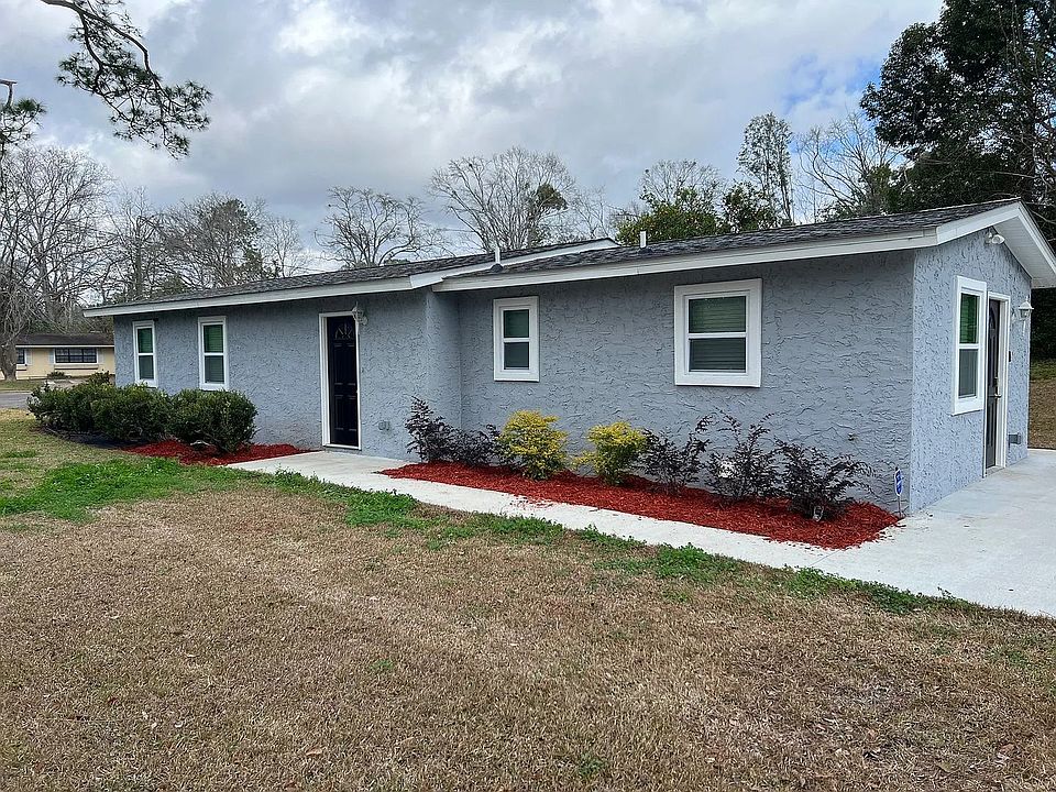 1st image of 1906 Karen Ln