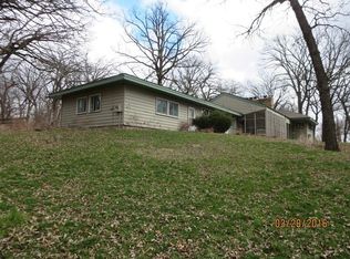 82 Old Creek Rd, Palos Park, IL 60464