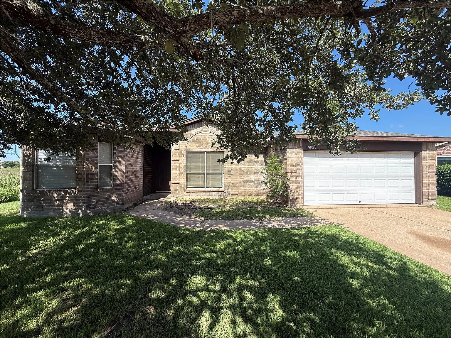 3 bed, 2.0 bath, 1565 sqft, $1,725 — Photo 1