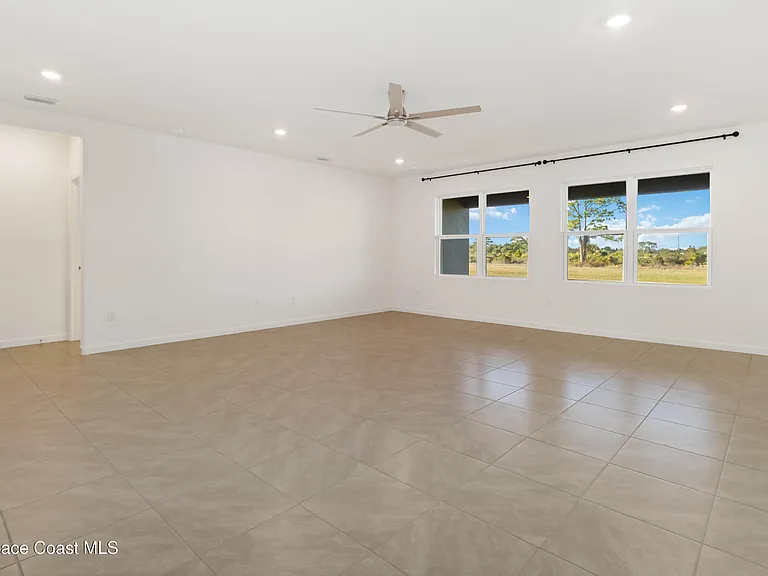 5072 Alabaster Dr — Photo 10