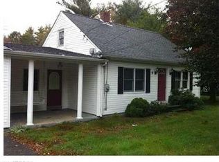 9 Phoenixville Rd, Chaplin, CT 06235